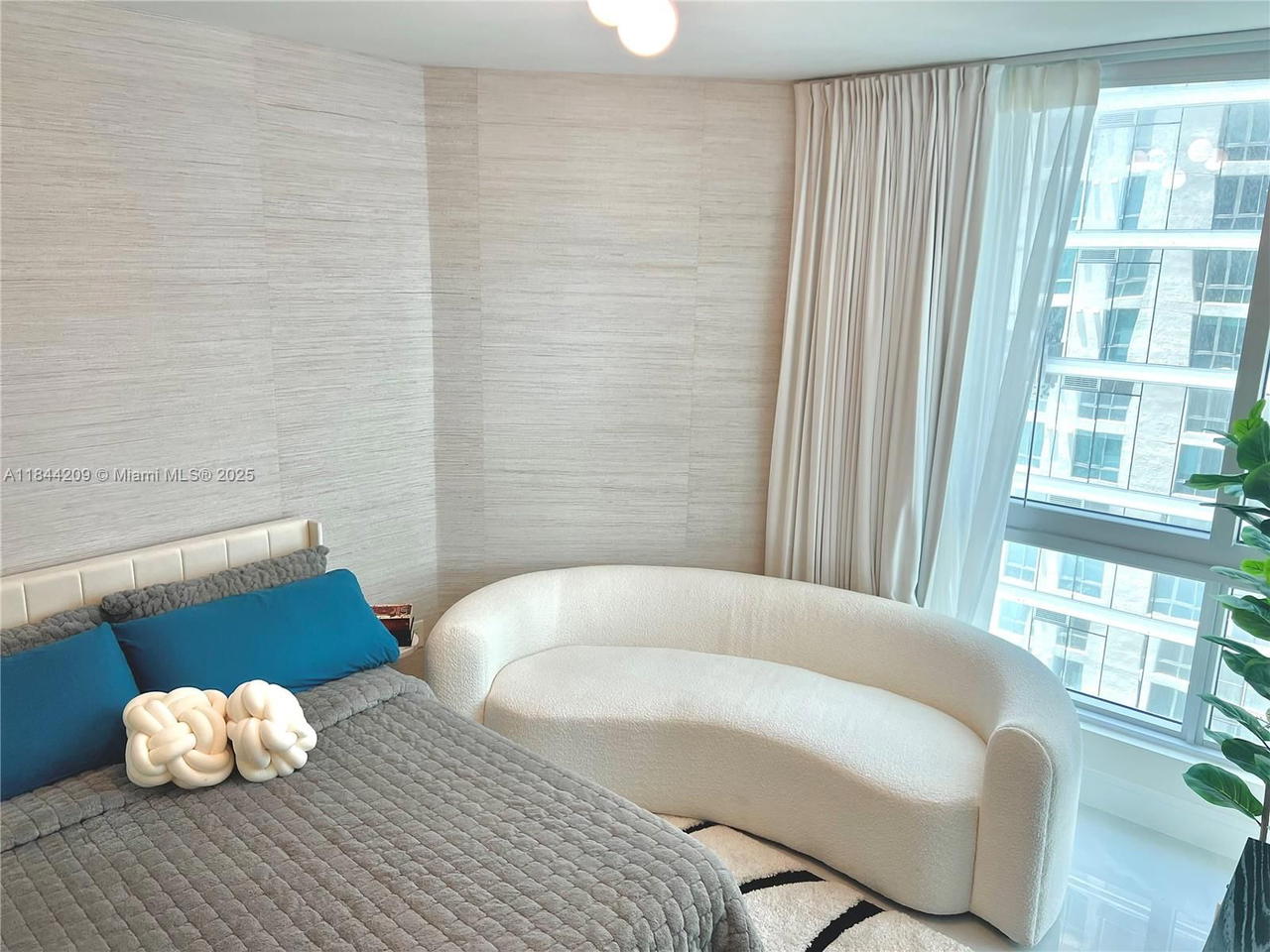 Real estate property located at 300 Biscayne Blvd T-2902, Miami-dade, Met 1 Condo, Miami, FL