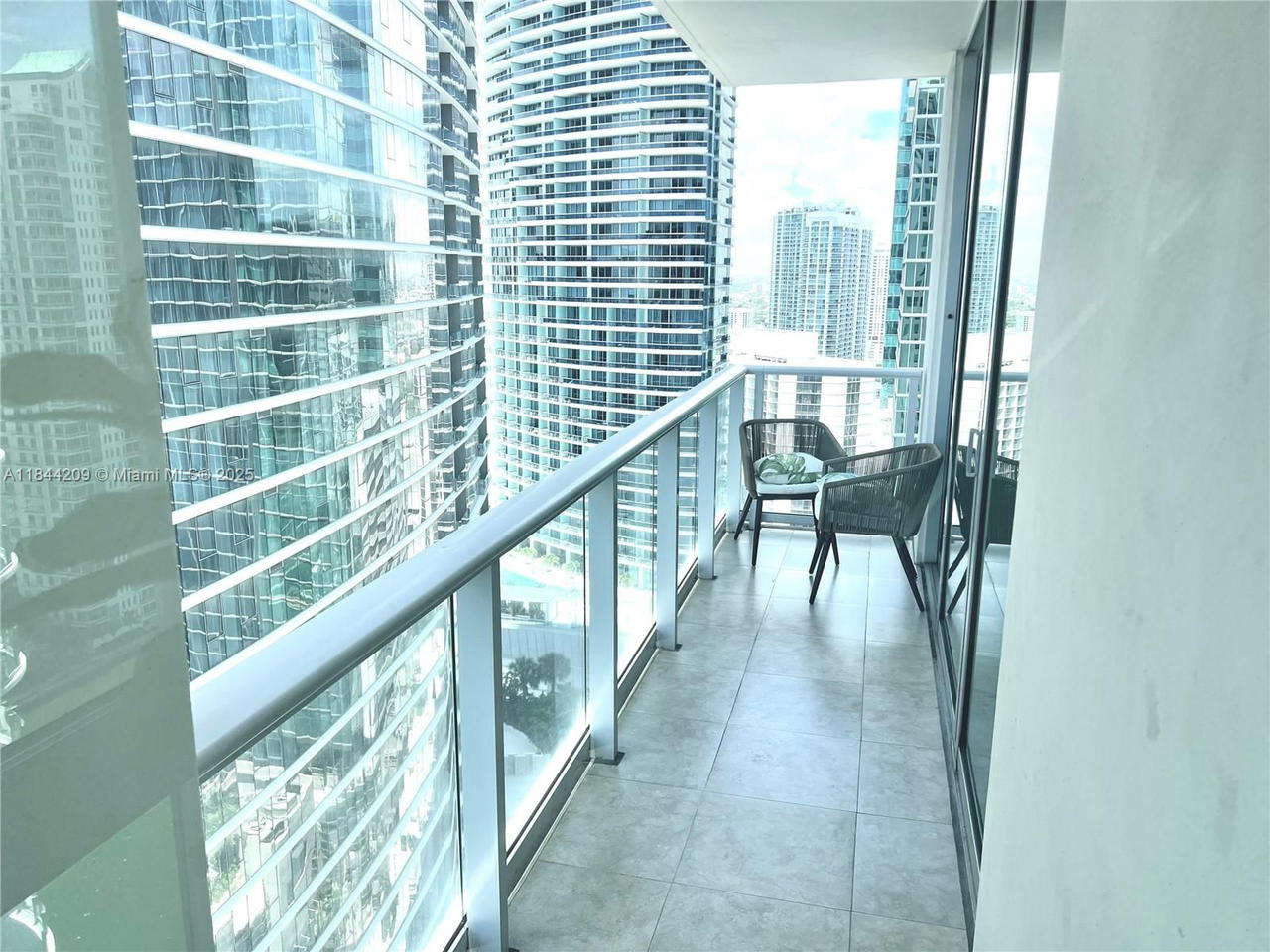 Real estate property located at 300 Biscayne Blvd T-2902, Miami-dade, Met 1 Condo, Miami, FL