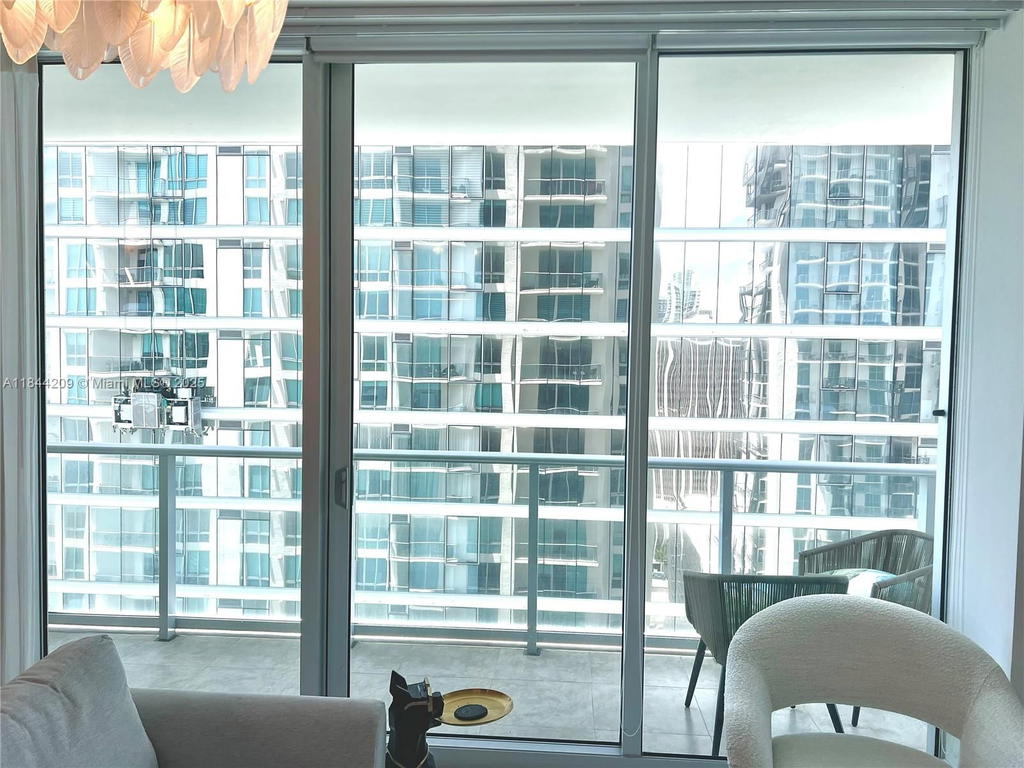 Real estate property located at 300 Biscayne Blvd T-2902, Miami-dade, Met 1 Condo, Miami, FL