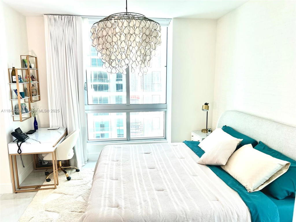 Real estate property located at 300 Biscayne Blvd T-2902, Miami-dade, Met 1 Condo, Miami, FL