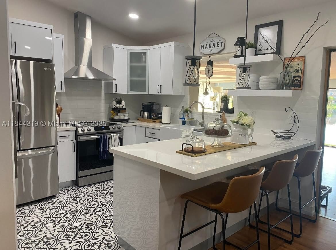 Real estate property located at 8453 189 Street Rd, Miami-dade, Angelica Gardens At Lakes, Hialeah, FL