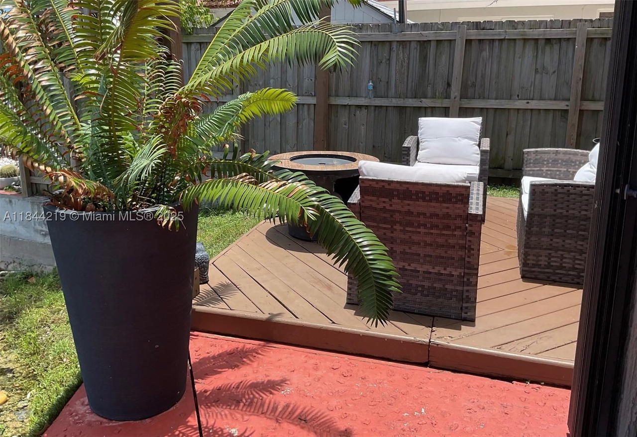 Real estate property located at 8453 189 Street Rd, Miami-dade, Angelica Gardens At Lakes, Hialeah, FL