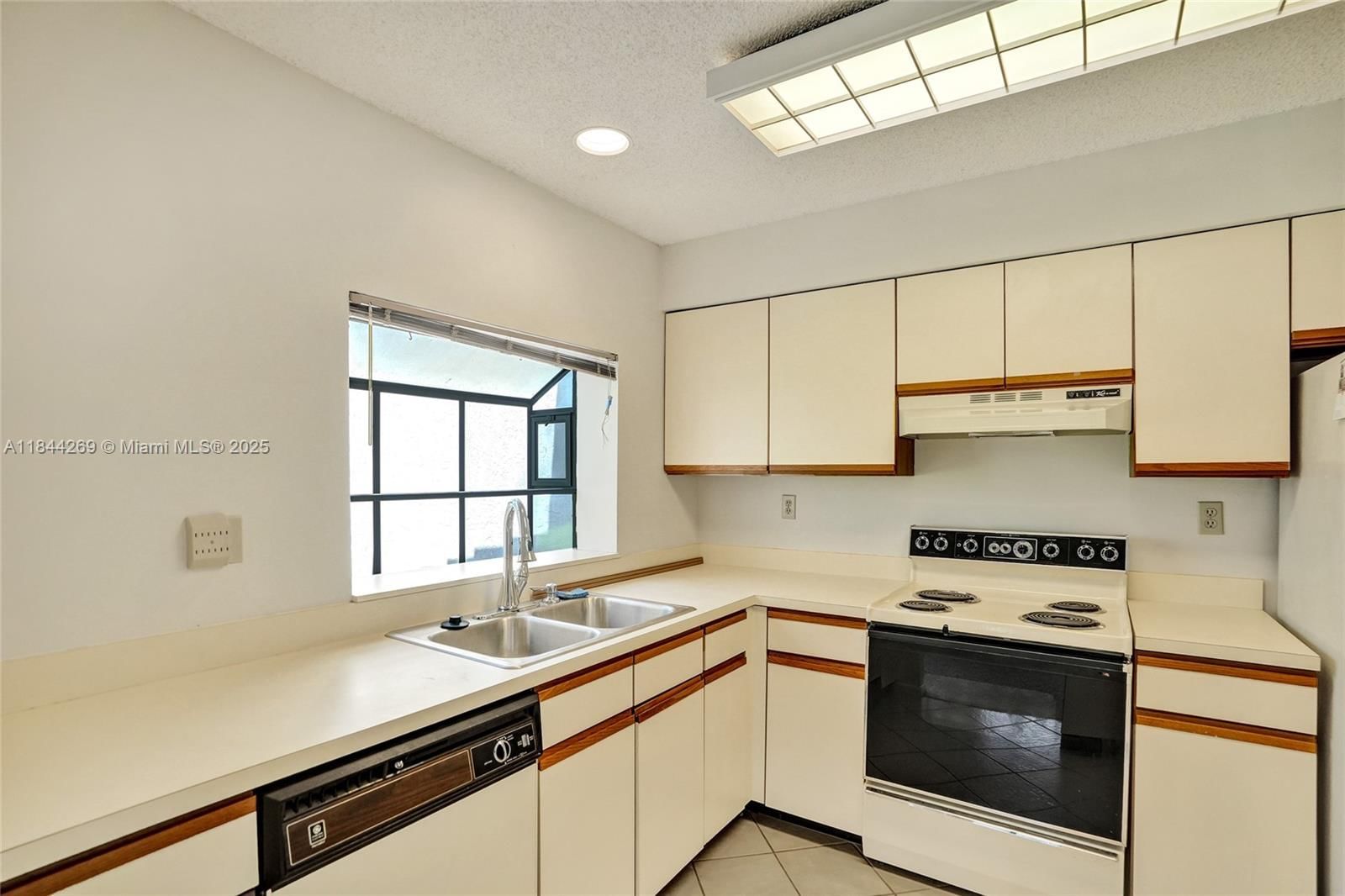 Real estate property located at 9444 Chelsea Dr N, Broward, Chelsea One, Plantation, FL