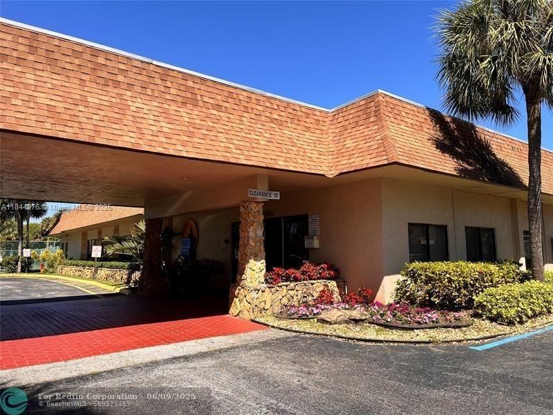 Real estate property located at 4940 Sabal Palm Blvd #205, Broward, Lakes Of Carriage Hills, Tamarac, FL