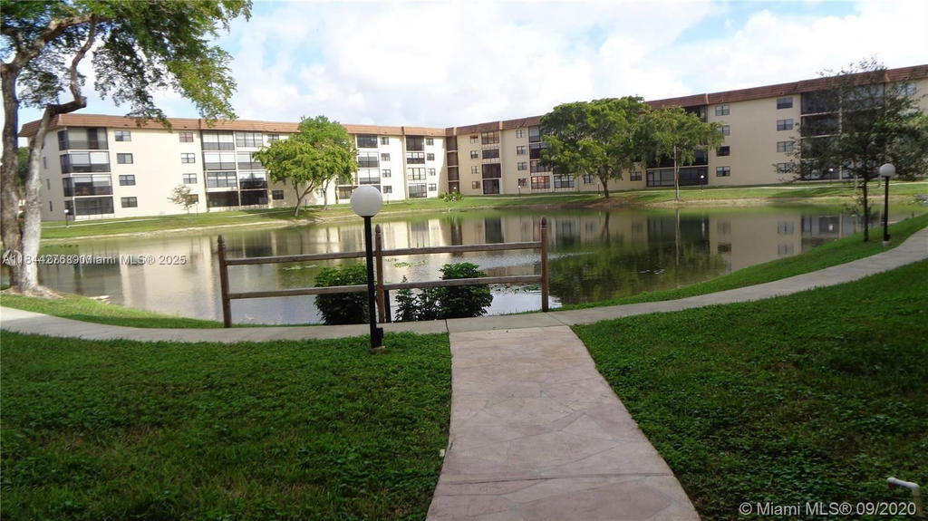 Real estate property located at 4940 Sabal Palm Blvd #205, Broward, Lakes Of Carriage Hills, Tamarac, FL