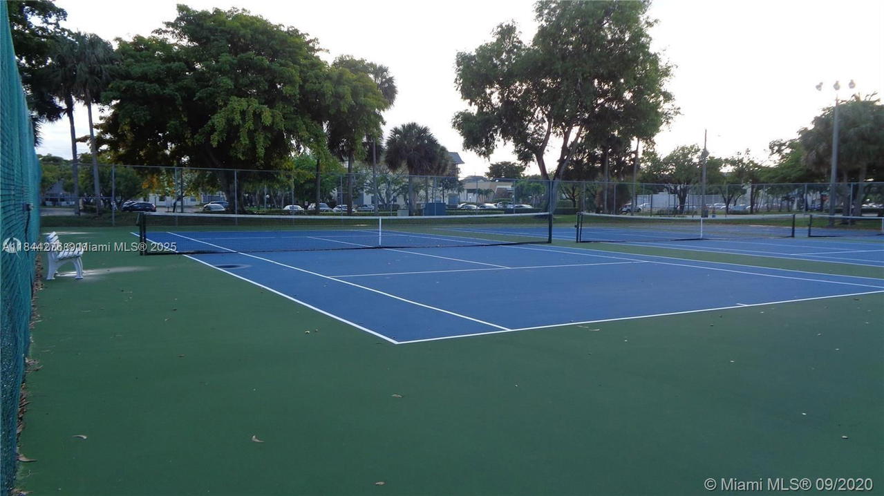 Real estate property located at 4940 Sabal Palm Blvd #205, Broward, Lakes Of Carriage Hills, Tamarac, FL