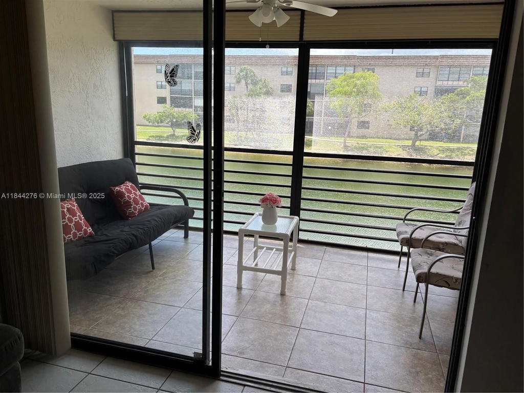 Real estate property located at 4940 Sabal Palm Blvd #205, Broward, Lakes Of Carriage Hills, Tamarac, FL