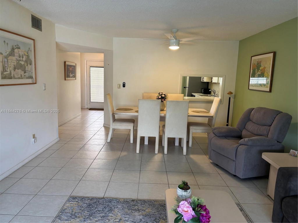 Real estate property located at 4940 Sabal Palm Blvd #205, Broward, Lakes Of Carriage Hills, Tamarac, FL