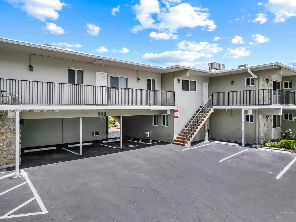 Real estate property located at 555 Riverside Dr #4, Broward, N/a, Pompano Beach, FL