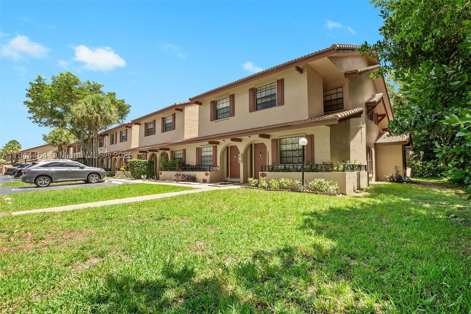 Real estate property located at 10946 Sample Rd G1, Broward, Country Club Chalet Condo, Coral Springs, FL