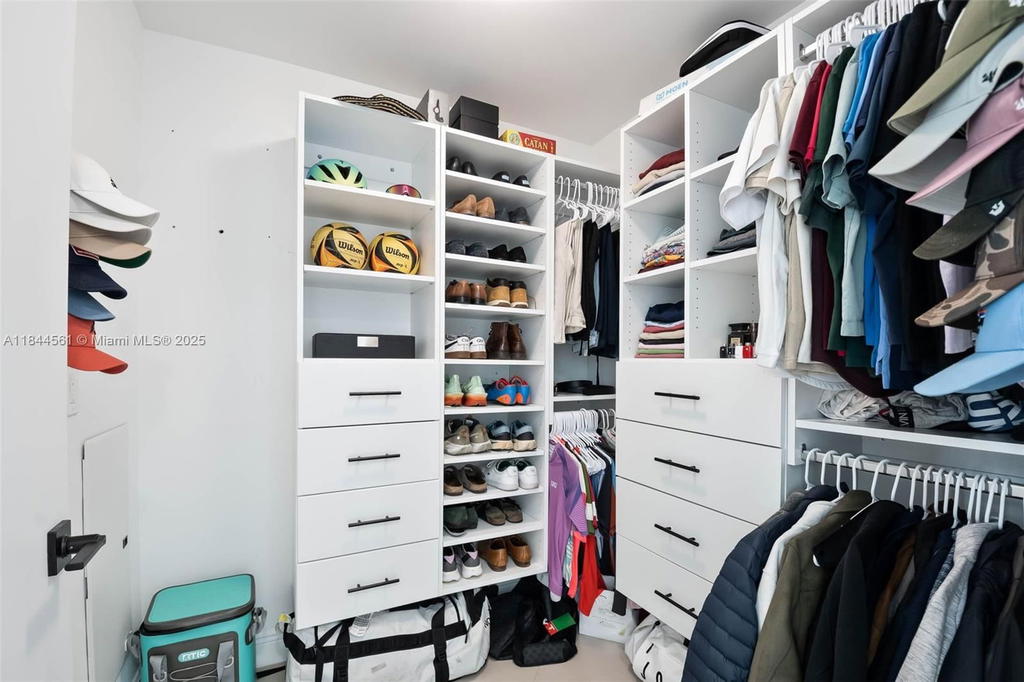Real estate property located at 3301 1st Ave H1211, Miami-dade, Four Midtown Miami Condo, Miami, FL