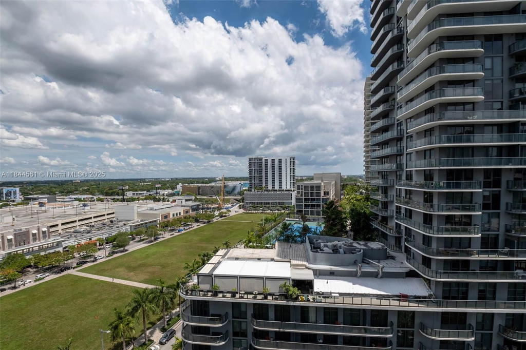 Real estate property located at 3301 1st Ave H1211, Miami-dade, Four Midtown Miami Condo, Miami, FL