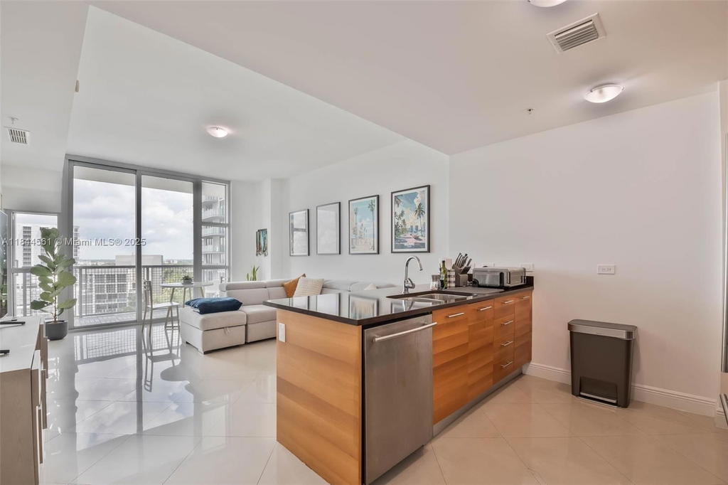 Real estate property located at 3301 1st Ave H1211, Miami-dade, Four Midtown Miami Condo, Miami, FL