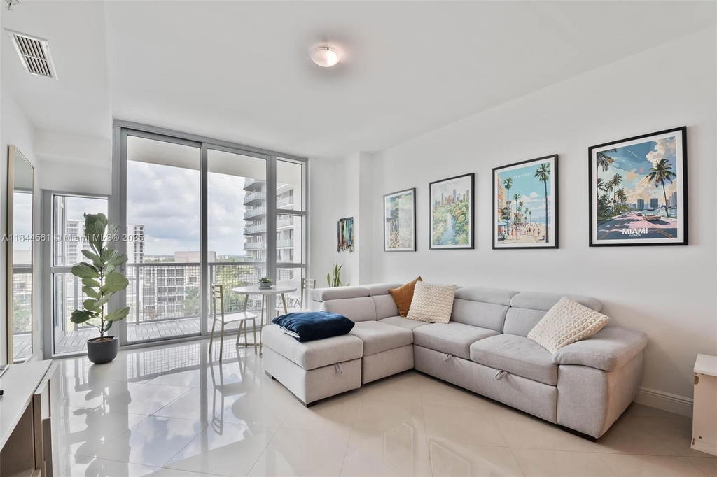 Real estate property located at 3301 1st Ave H1211, Miami-dade, Four Midtown Miami Condo, Miami, FL