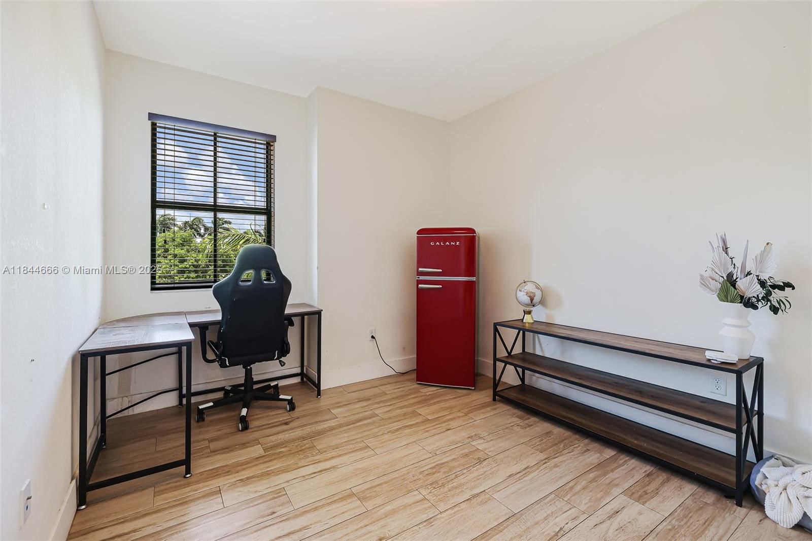 Real estate property located at 11429 253rd St, Miami-dade, Coco Palm Estates, Homestead, FL