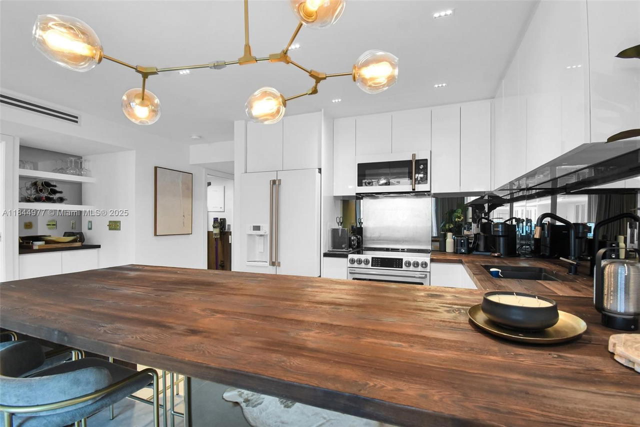 Real estate property located at 2301 Collins Ave #1201, Miami-dade, Roney Palace Condo, Miami Beach, FL