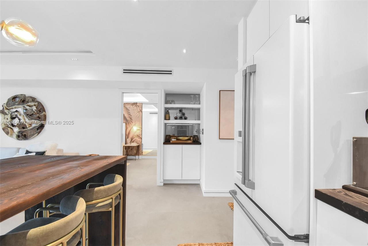 Real estate property located at 2301 Collins Ave #1201, Miami-dade, Roney Palace Condo, Miami Beach, FL