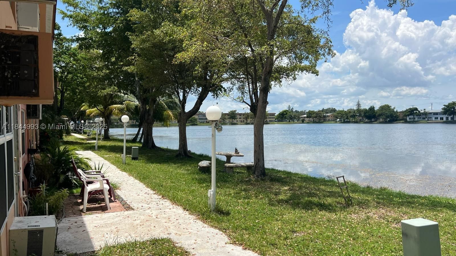 Real estate property located at 19080 3rd Ct #307, Miami-dade, Star Lakes Estates No 3 C, Miami, FL