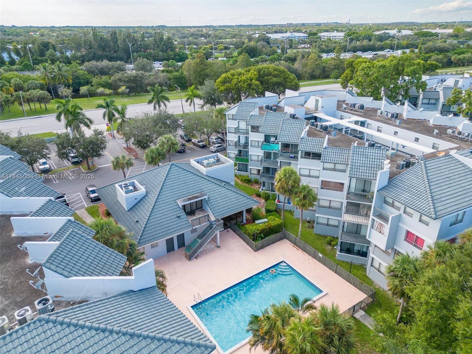 Real estate property located at 1720 Congress Ave #403, Palm Beach, Presidential Golfview Con, West Palm Beach, FL