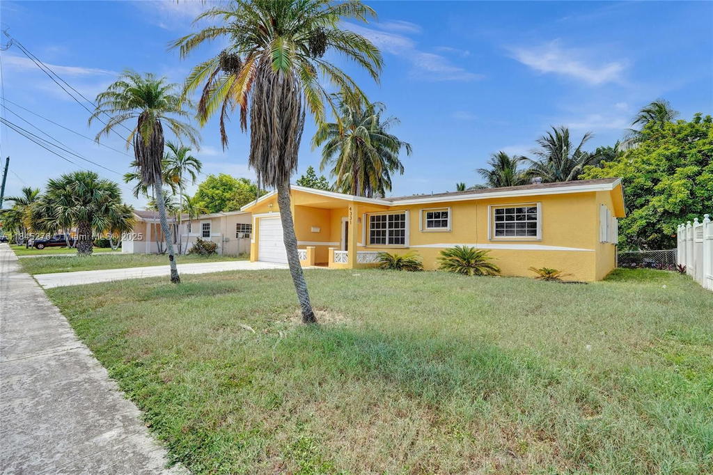 Real estate property located at 4331 27th St, Broward, Forward Sub No 1, Lauderhill, FL