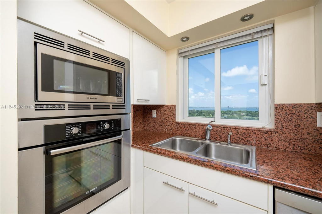 Real estate property located at 5900 Collins Ave #1701, Miami-dade, The Grandview Condo, Miami Beach, FL