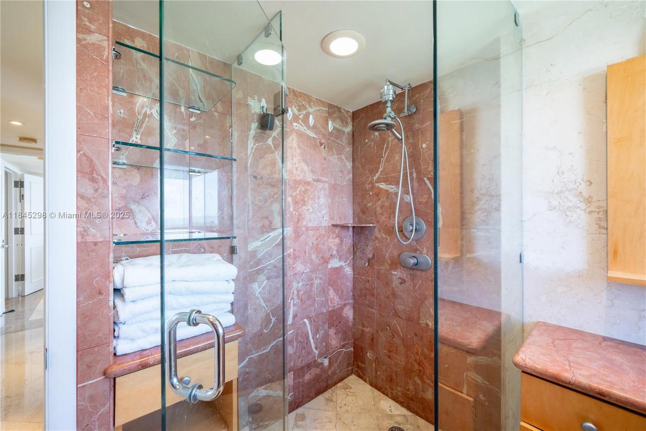 Real estate property located at 5900 Collins Ave #1701, Miami-dade, The Grandview Condo, Miami Beach, FL