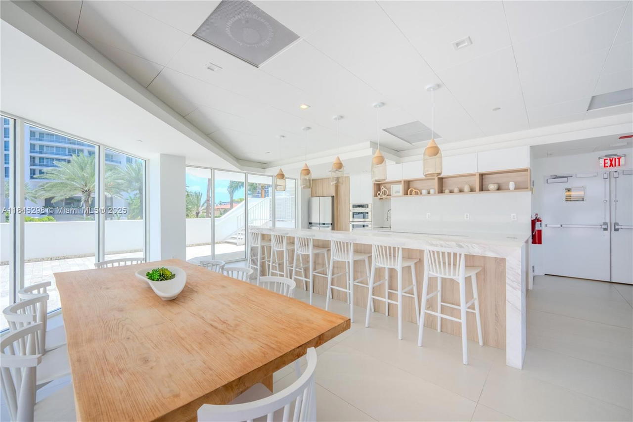 Real estate property located at 5900 Collins Ave #1701, Miami-dade, The Grandview Condo, Miami Beach, FL