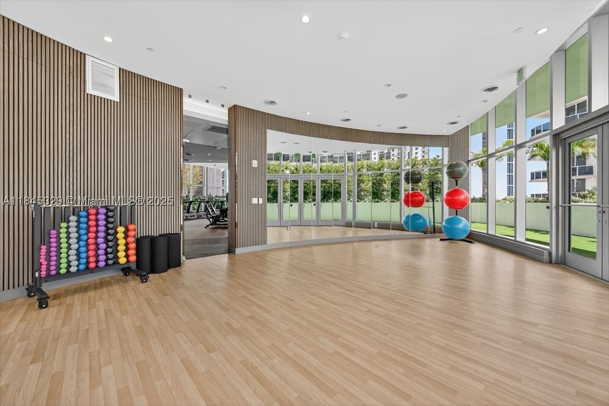 Real estate property located at 700 24th Street #1405, Miami-dade, Aria Reserve, Miami, FL