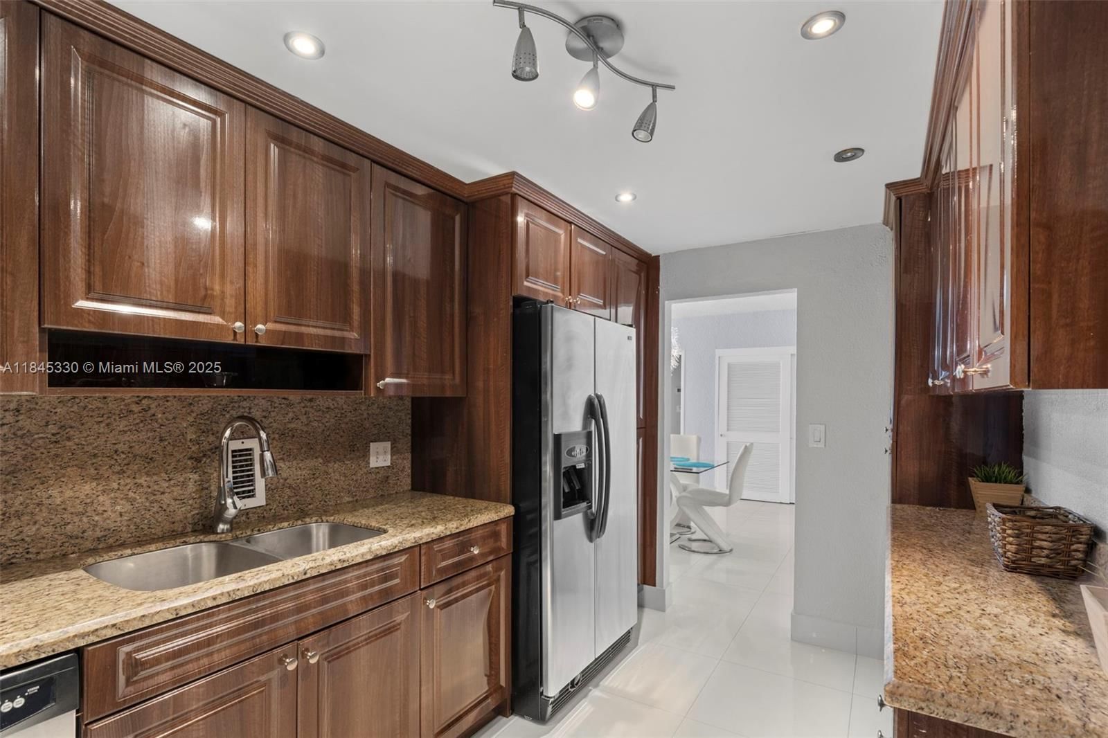 Real estate property located at 4001 Ocean Dr #6M, Broward, Sian Ocean Residences Cond, Hollywood, FL