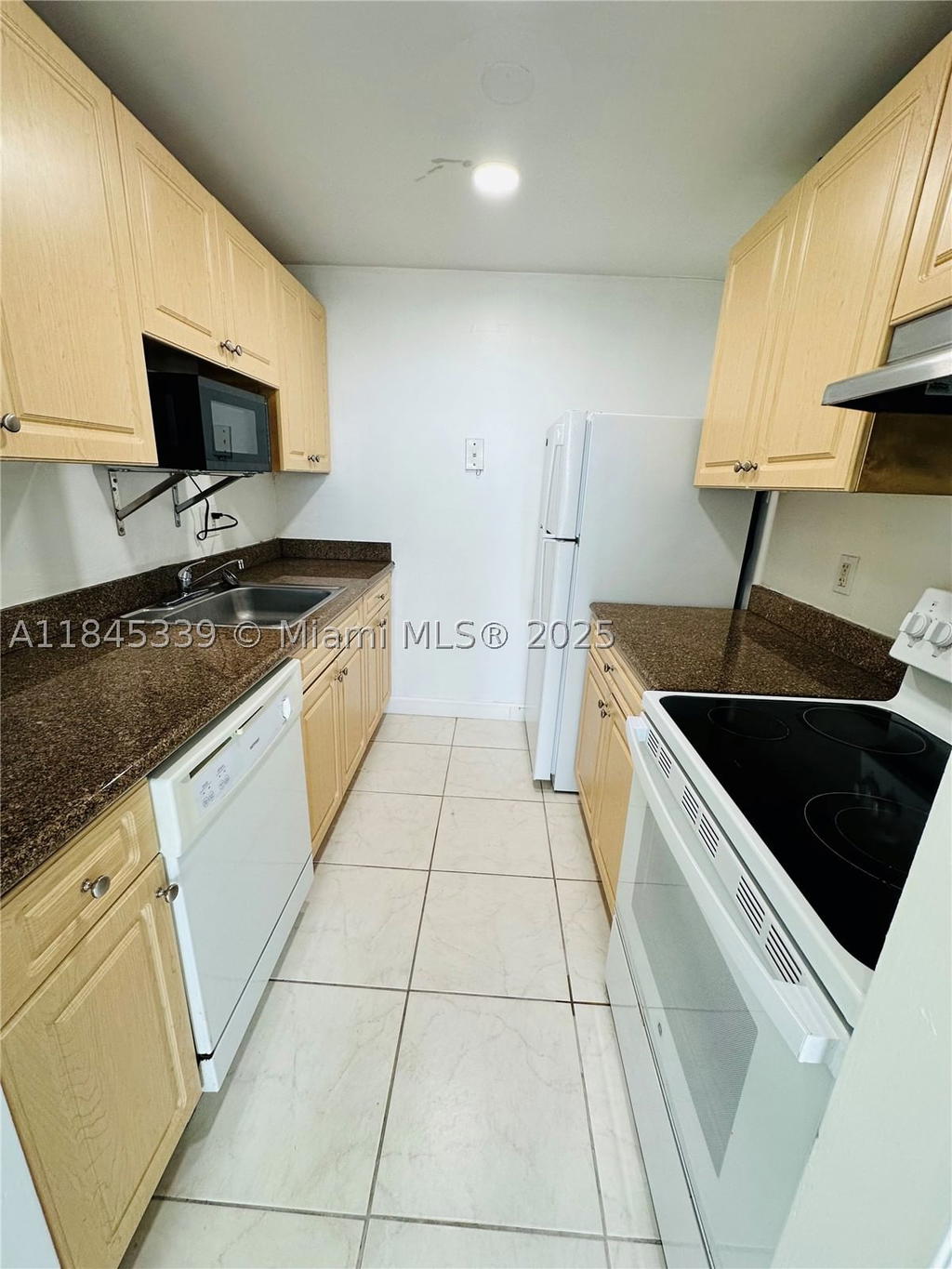 Real estate property located at 2020 135th St #807, Miami-dade, Keystone Towers Condo, North Miami, FL