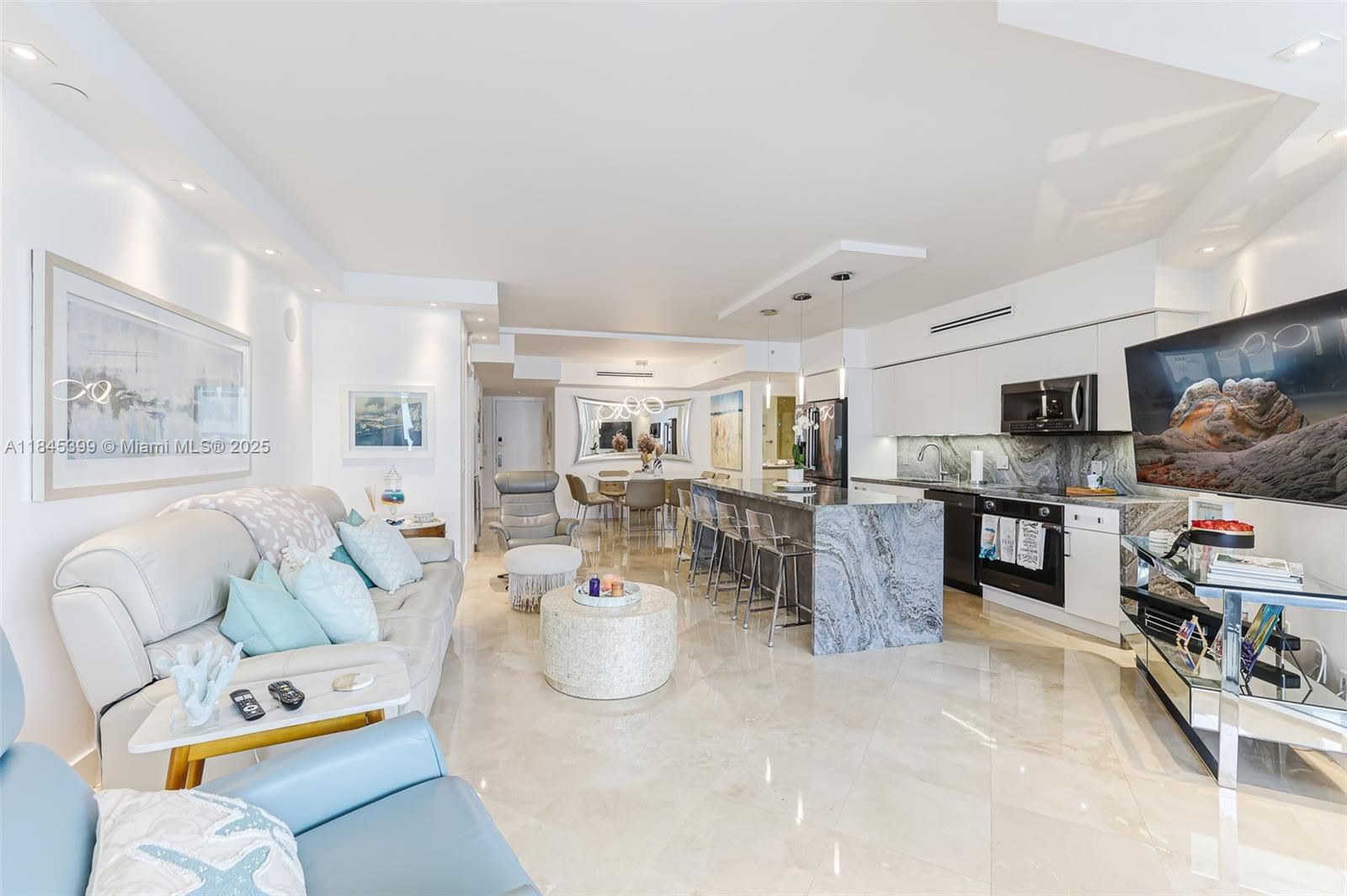 Real estate property located at 4775 Collins Ave #1704, Miami-dade, Green Diamond Condo, Miami Beach, FL
