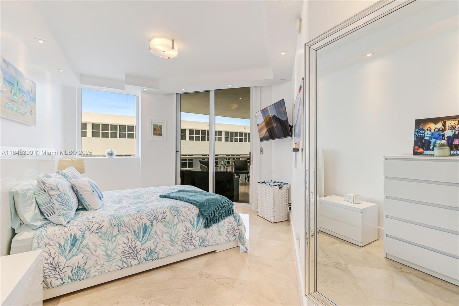 Real estate property located at 4775 Collins Ave #1704, Miami-dade, Green Diamond Condo, Miami Beach, FL