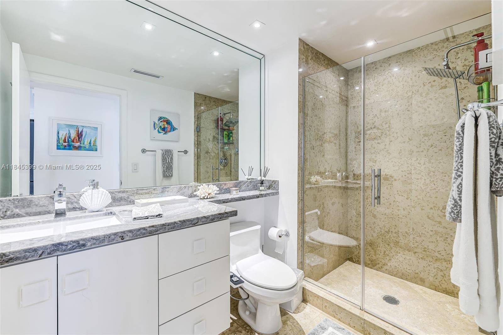 Real estate property located at 4775 Collins Ave #1704, Miami-dade, Green Diamond Condo, Miami Beach, FL