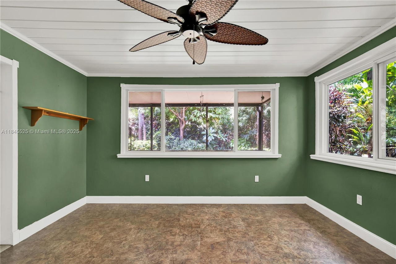 Real estate property located at 2421 10th Ave, Broward, Cresthaven No 6, Pompano Beach, FL