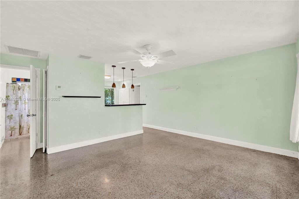 Real estate property located at 2421 10th Ave, Broward, Cresthaven No 6, Pompano Beach, FL
