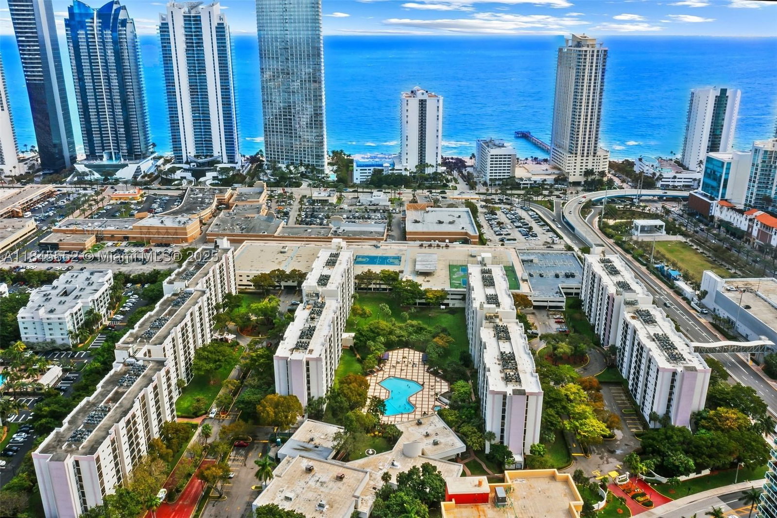 Real estate property located at 16919 Bay Rd #115, Miami-dade, Plaza Of Americas Condo P, Sunny Isles Beach, FL