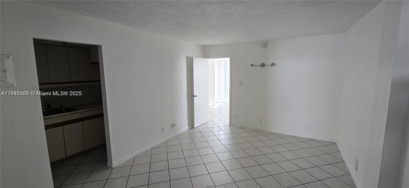 Real estate property located at 2420 Diana Dr #203, Broward, Bay Place Condo, Hallandale Beach, FL