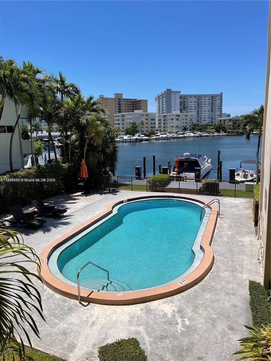 Real estate property located at 2420 Diana Dr #203, Broward, Bay Place Condo, Hallandale Beach, FL