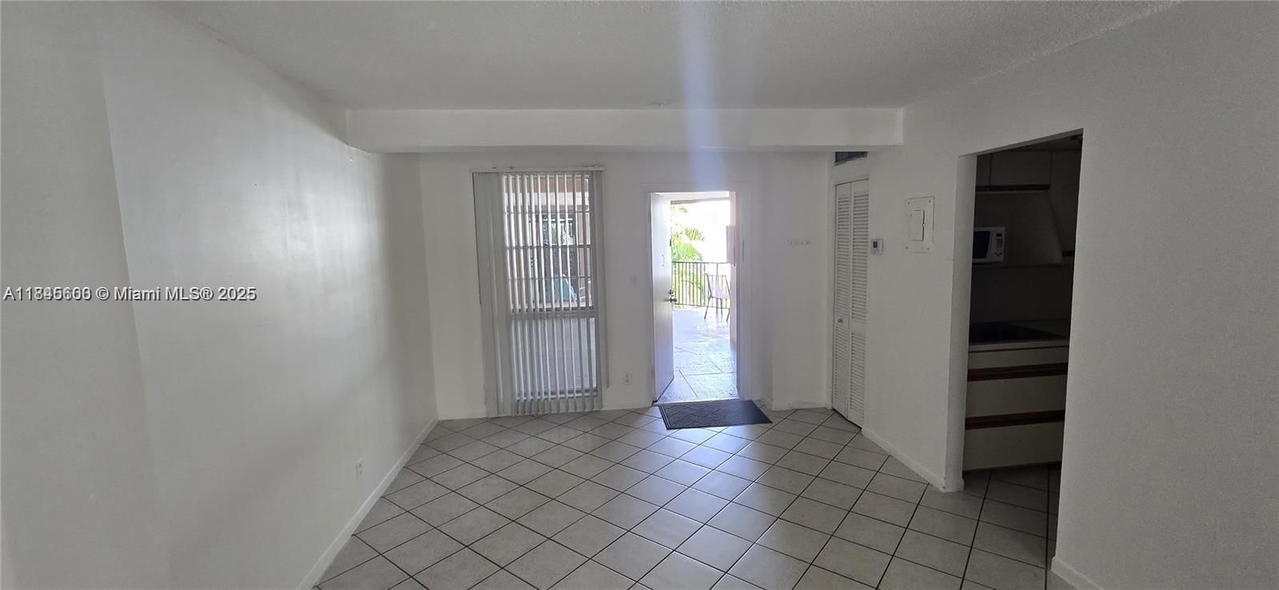 Real estate property located at 2420 Diana Dr #203, Broward, Bay Place Condo, Hallandale Beach, FL