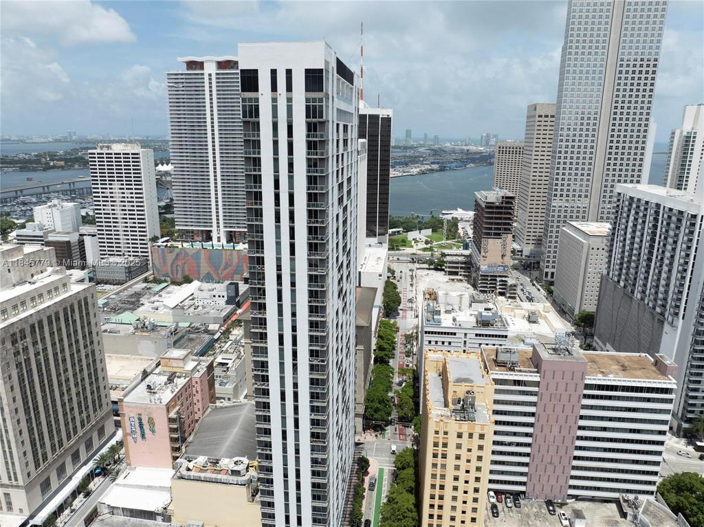 Real estate property located at 151 1st St #2601, Miami-dade, Centro Condo, Miami, FL