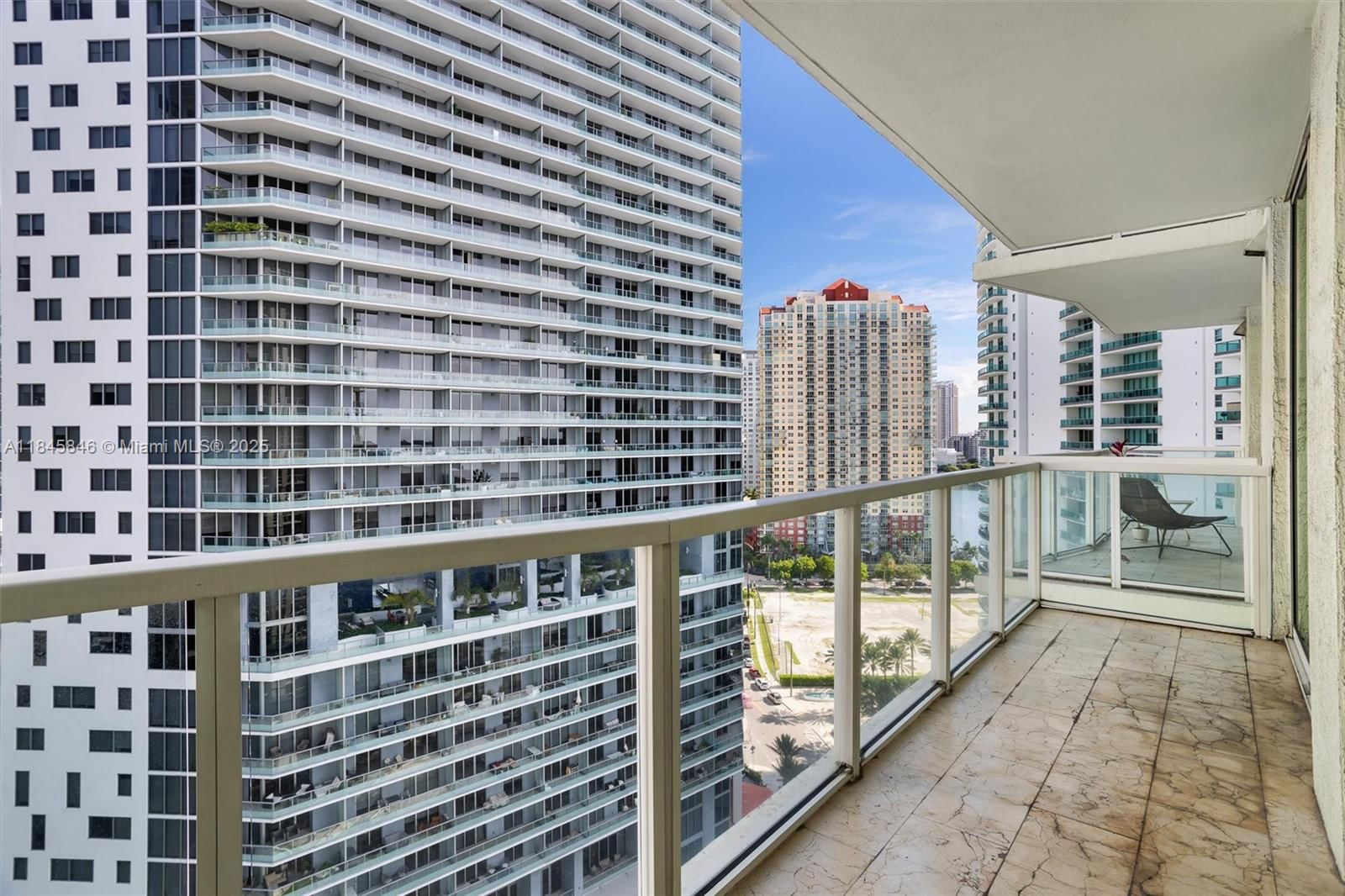 Real estate property located at 218 14th St #1904, Miami-dade, The Emerald At Brickell C, Miami, FL