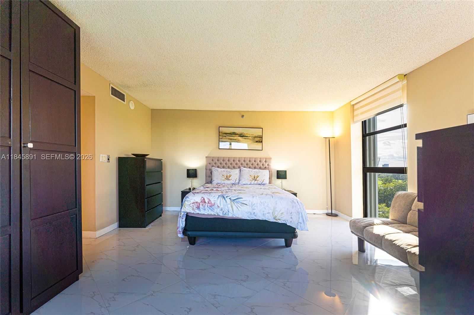 Real estate property located at 20225 34th Ct #818, Miami-dade, Delvista Towers Condo Tow, Aventura, FL