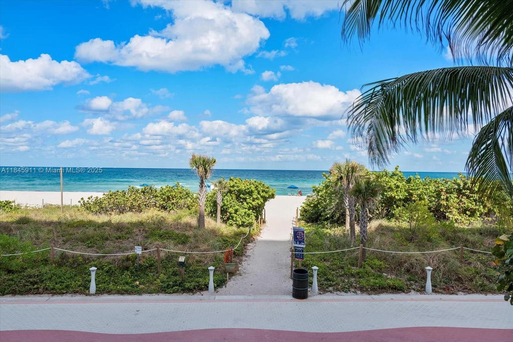 Real estate property located at 5555 Collins Ave #4W, Miami-dade, Oceanside Plaza Condo, Miami Beach, FL
