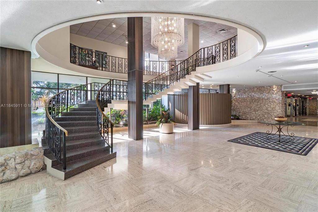 Real estate property located at 5555 Collins Ave #4W, Miami-dade, Oceanside Plaza Condo, Miami Beach, FL