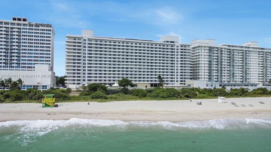 Real estate property located at 5555 Collins Ave #4W, Miami-dade, Oceanside Plaza Condo, Miami Beach, FL