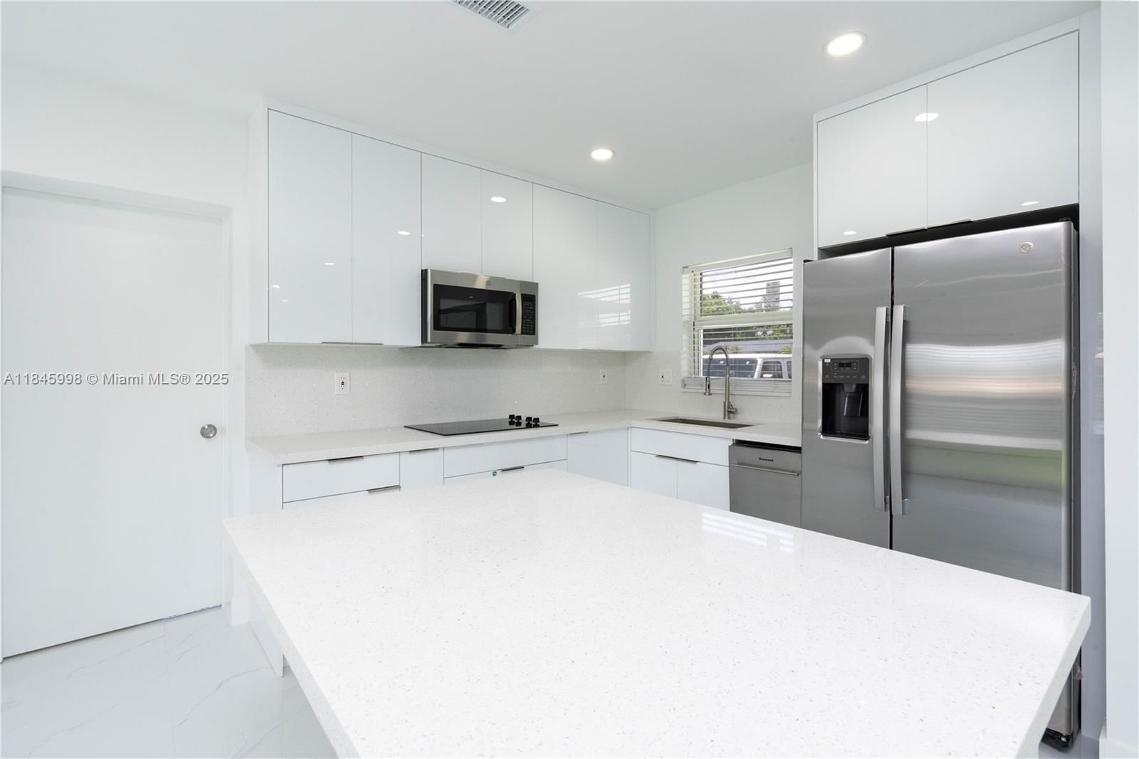 Real estate property located at 1240 172nd St, Miami-dade, Scott Lake Manor Sec 8, Miami Gardens, FL