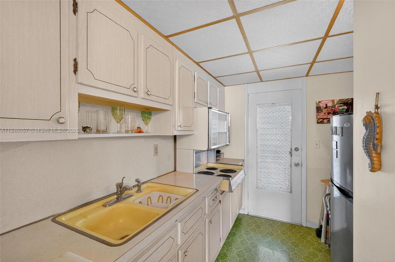 Real estate property located at 1776 James Ave #4E, Miami-dade, Sea Beach Towers Condo, Miami Beach, FL