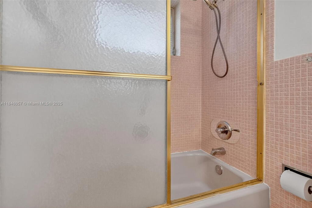 Real estate property located at 1776 James Ave #4E, Miami-dade, Sea Beach Towers Condo, Miami Beach, FL