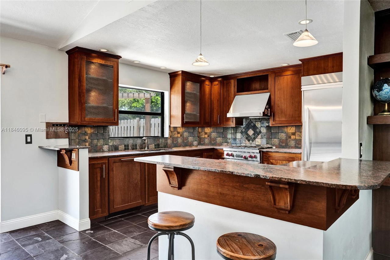 Real estate property located at 11841 41st St, Broward, Sunrise Golf Village, Sunrise, FL