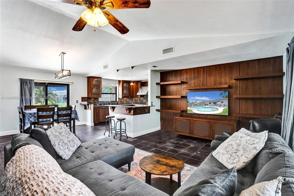 Real estate property located at 11841 41st St, Broward, Sunrise Golf Village, Sunrise, FL